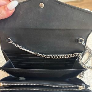 Gucci wallet on a chain crossbody bag 
DIONYSUS GG SUPREME CHAIN WALLET